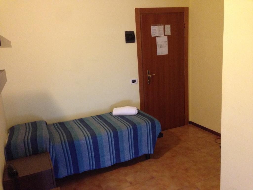 Hotel Ambasciata Чезенатико Номер фото